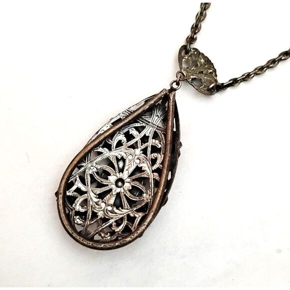 1930s Vintage Filigree Pendant Necklace with Turquoise Glass Cabochons - Picture 4 of 5